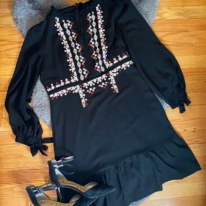 Ann Taylor embroidered dress size 8